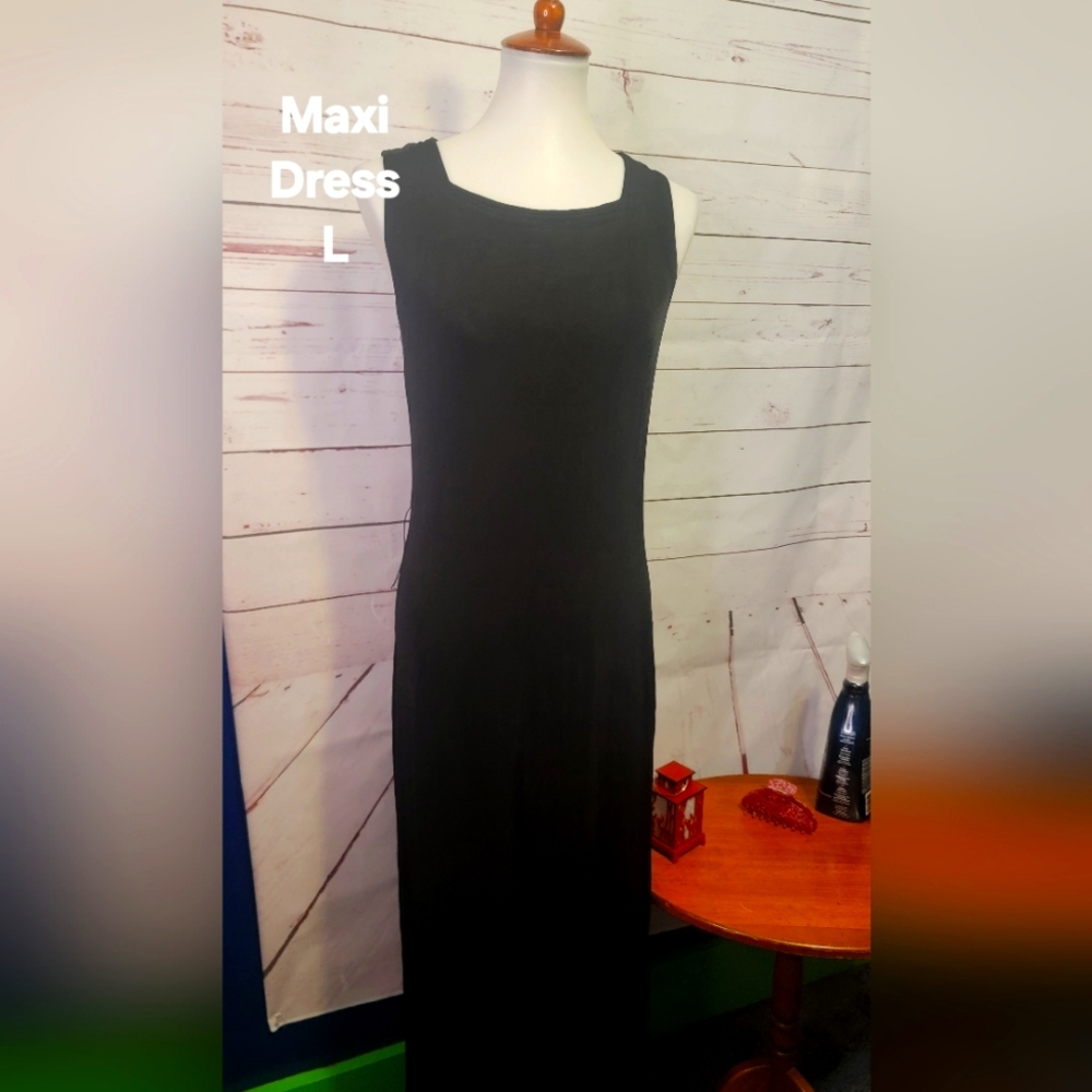 Elegant Black Maxi Dress